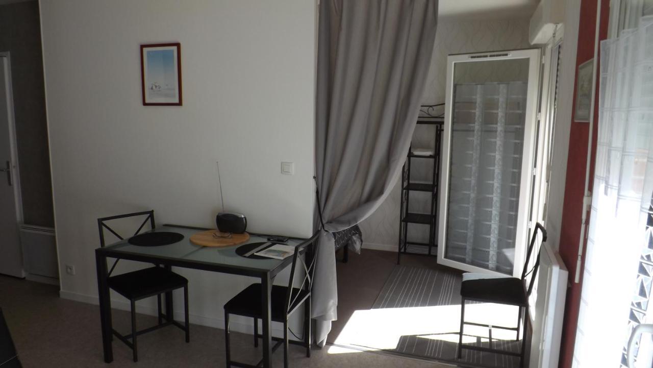 Appartement T2 ,parking privé,terrasse, 10 mns à pieds de la cité corsaire et ses plages Saint-Malo Extérieur photo