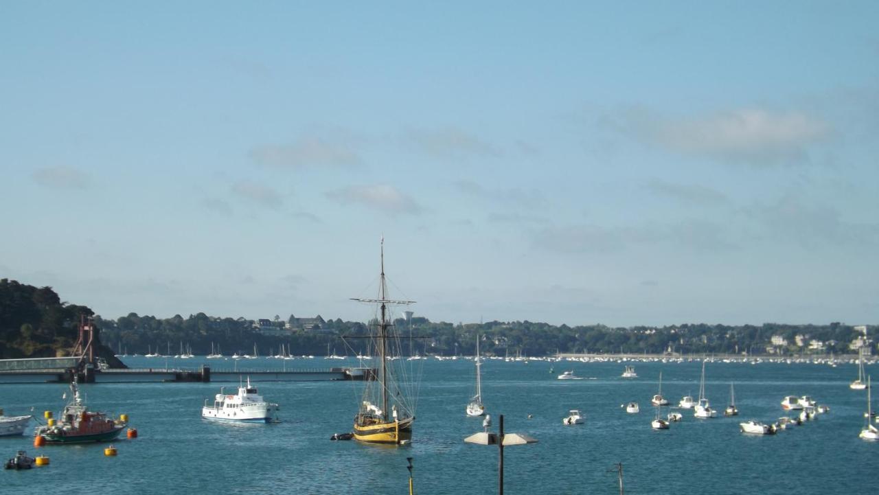 Appartement T2 ,parking privé,terrasse, 10 mns à pieds de la cité corsaire et ses plages Saint-Malo Extérieur photo